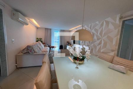 Sala de casa para alugar com 3 quartos, 300m² em Parque Duque, Duque de Caxias