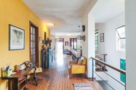 Sala de casa à venda com 4 quartos, 468m² em Vila Pirajussara, São Paulo