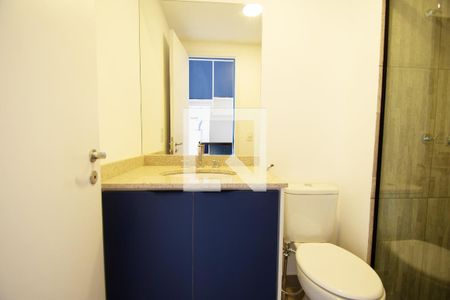 banheiro de kitnet/studio para alugar com 1 quarto, 23m² em Pinheiros, São Paulo