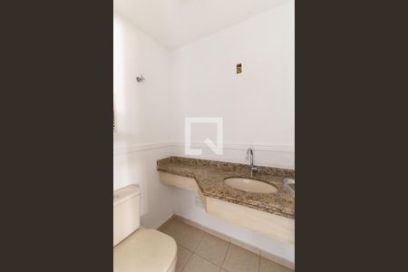 Lavabo de casa de condomínio para alugar com 3 quartos, 196m² em Jardim Previdencia, São Paulo