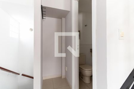 Lavabo de casa de condomínio para alugar com 3 quartos, 196m² em Jardim Previdencia, São Paulo