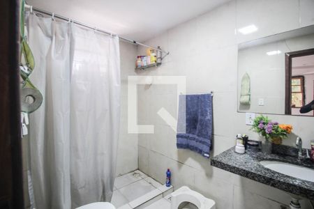 Banheiro de casa para alugar com 1 quarto, 165m² em Oliveira, Nova Iguaçu
