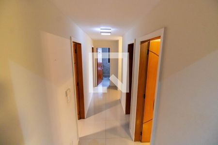 Corredor de casa de condomínio à venda com 3 quartos, 380m² em Piratininga, Niterói