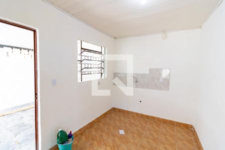 Cozinha de casa para alugar com 2 quartos, 55m² em Medianeira, Porto Alegre