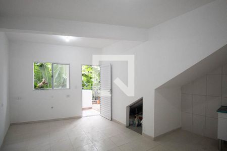 Sala / Cozinha de casa para alugar com 1 quarto, 40m² em Jardim Virginia Bianca, São Paulo