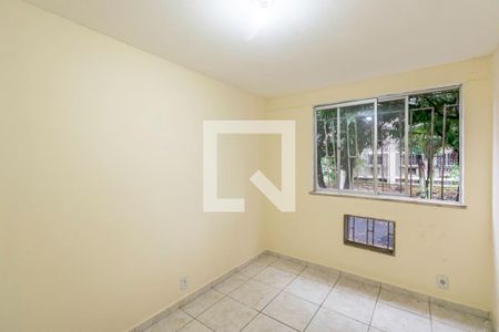 Quarto 1 de apartamento para alugar com 2 quartos, 50m² em Cordovil, Rio de Janeiro