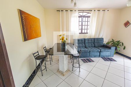 Sala 2 de casa à venda com 5 quartos, 250m² em Alípio de Melo, Belo Horizonte