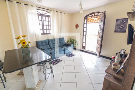 Sala 2 de casa à venda com 5 quartos, 250m² em Alípio de Melo, Belo Horizonte