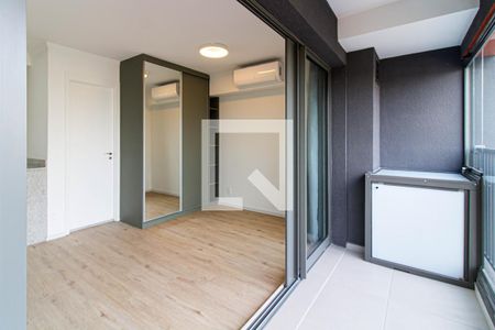 Varanda de kitnet/studio para alugar com 1 quarto, 32m² em Pompeia, São Paulo