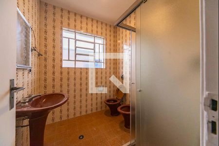 Banheiro Social de casa à venda com 3 quartos, 290m² em Jardim Santo André, Santo André