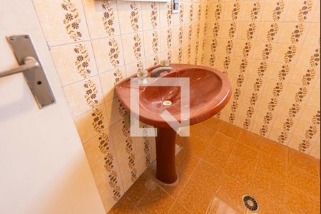 Banheiro Social de casa à venda com 3 quartos, 290m² em Jardim Santo André, Santo André