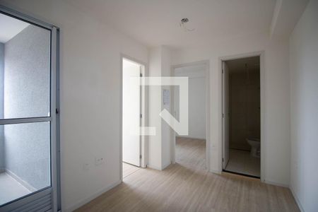 Sala/Cozinha de apartamento para alugar com 2 quartos, 32m² em Vila Plana, São Paulo