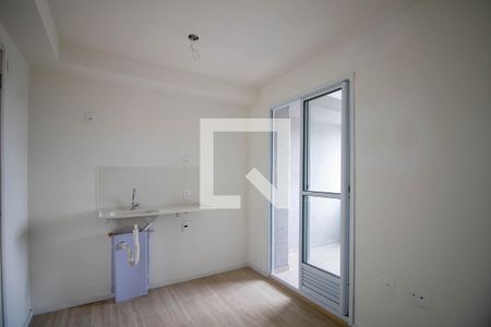Sala/Cozinha de apartamento para alugar com 2 quartos, 32m² em Vila Plana, São Paulo
