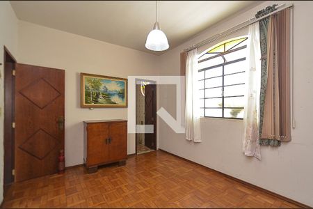 Suíte 1 de casa para alugar com 5 quartos, 316m² em Sagrada Família, Belo Horizonte