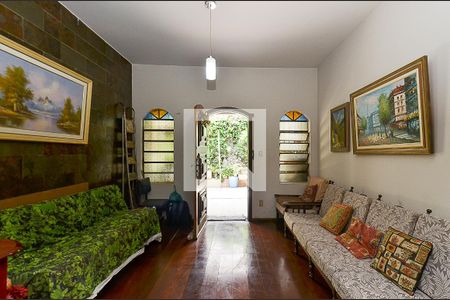 Sala 1 de casa para alugar com 5 quartos, 316m² em Sagrada Família, Belo Horizonte