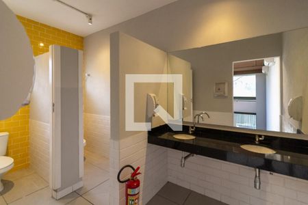 Banheiro 1 de casa à venda com 1 quarto, 110m² em Vila Gertrudes, São Paulo