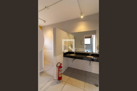 Banheiro 1 de casa à venda com 1 quarto, 110m² em Vila Gertrudes, São Paulo