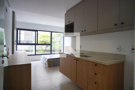 Sala_Cozinha de kitnet/studio para alugar com 1 quarto, 23m² em Independência, Porto Alegre