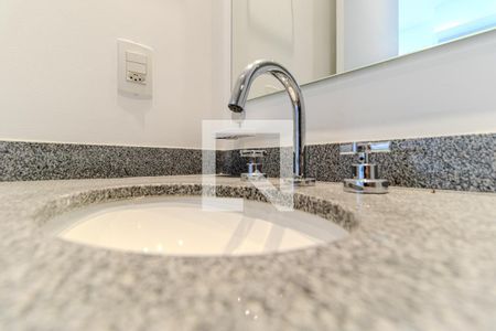 Banheiro de kitnet/studio à venda com 1 quarto, 24m² em Centro Histórico de São Paulo, São Paulo