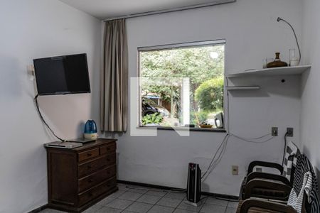 Suíte de casa para alugar com 2 quartos, 145m² em Camargos, Belo Horizonte