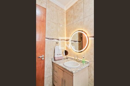 Banheiro da Suíte de casa à venda com 4 quartos, 154m² em Parque Peruche, São Paulo