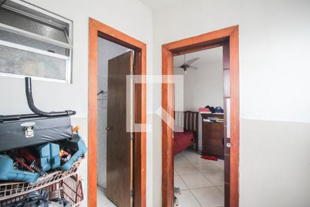Corredor de apartamento para alugar com 1 quarto, 50m² em Santa Rita, Nilópolis