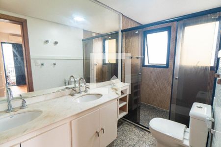 Banheiro da Suíte de apartamento à venda com 5 quartos, 290m² em Vila Mascote, São Paulo
