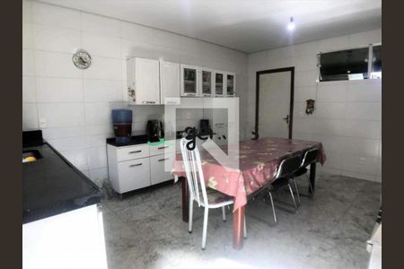 Casa à venda com 4 quartos, 239m² em Vista Alegre, Belo Horizonte