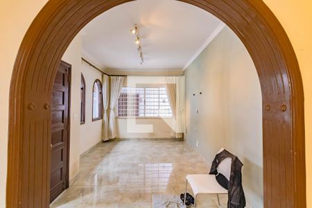 Casa para alugar com 3 quartos, 332m² em Chácara Inglesa, São Paulo