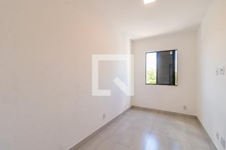 Quarto 2 de apartamento para alugar com 3 quartos, 68m² em Outeiro de São Fernando, Barueri