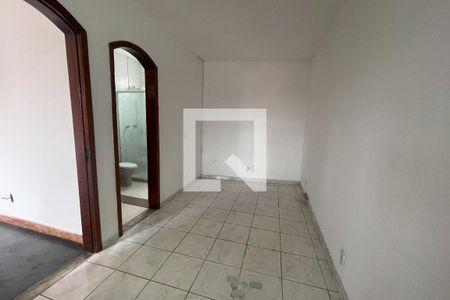 Quarto de casa para alugar com 2 quartos, 100m² em Centro, Duque de Caxias