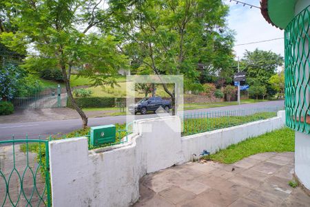 Sala _Vista de casa para alugar com 4 quartos, 300m² em Chácara das Pedras, Porto Alegre