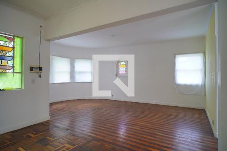 Sala de casa para alugar com 4 quartos, 300m² em Chácara das Pedras, Porto Alegre