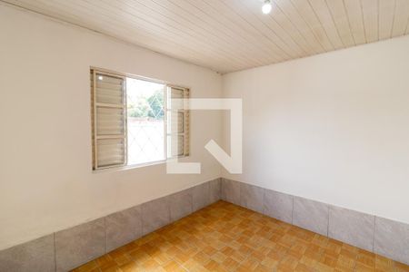 Quarto 1 de casa para alugar com 2 quartos, 60m² em Medianeira, Porto Alegre