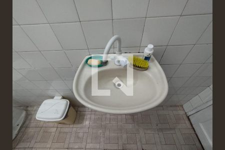 Banheiro - torneira de casa de condomínio à venda com 4 quartos, 270m² em Vila Conde do Pinhal, São Paulo