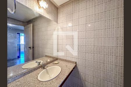 Lavabo de apartamento à venda com 4 quartos, 280m² em Laranjeiras, Rio de Janeiro