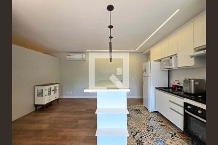 Sala/Cozinha de apartamento para alugar com 2 quartos, 53m² em Vila Uberabinha, São Paulo