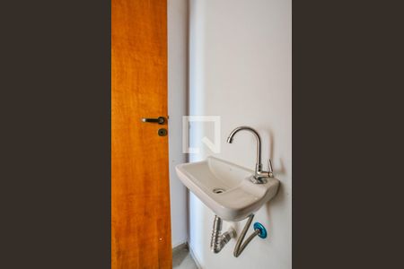 Lavabo de apartamento para alugar com 2 quartos, 80m² em Parque Novo Oratório, Santo André