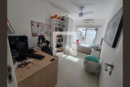 Quarto de casa de condomínio à venda com 3 quartos, 230m² em Taquara, Rio de Janeiro