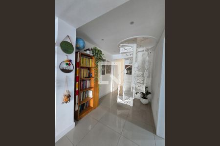 Sala de casa de condomínio à venda com 3 quartos, 230m² em Taquara, Rio de Janeiro