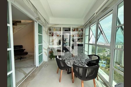 Apartamento à venda com 4 quartos, 212m² em Jardim Morumbi, São Paulo