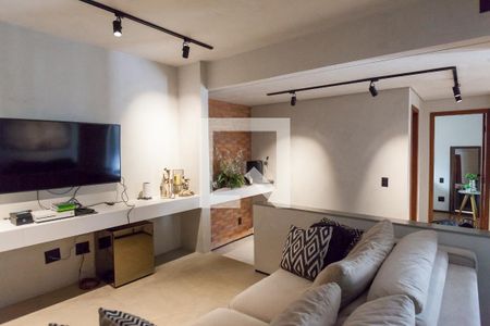 sala de tv de casa de condomínio à venda com 4 quartos, 465m² em Centro, Rio Acima