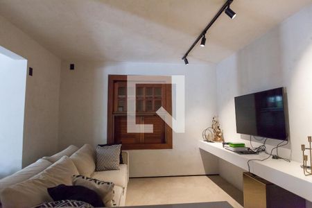 sala de tv de casa de condomínio à venda com 4 quartos, 465m² em Centro, Rio Acima