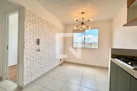 Apartamento à venda com 2 quartos, 34m² em Jardim Itacolomi, São Paulo