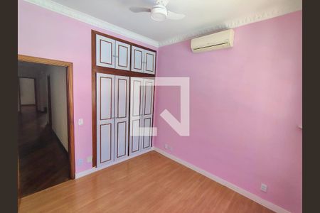 Casa à venda com 4 quartos, 132m² em Tauá, Rio de Janeiro