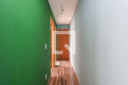 Corredor de apartamento para alugar com 2 quartos, 48m² em Vila Suzana, São Paulo