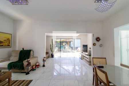 Sala de casa à venda com 4 quartos, 218m² em Vila Brandina, Campinas