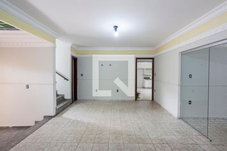 Sala 1 de casa para alugar com 3 quartos, 329m² em Brasil, Uberlândia