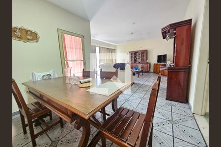 Sala de casa para alugar com 5 quartos, 236m² em Chácara Santo Antônio, São Paulo