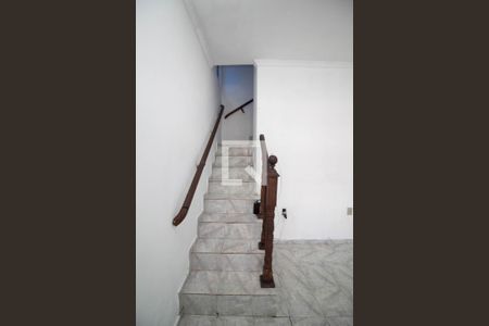 Escada de casa para alugar com 4 quartos, 300m² em Cidade Jardim Cumbica, Guarulhos